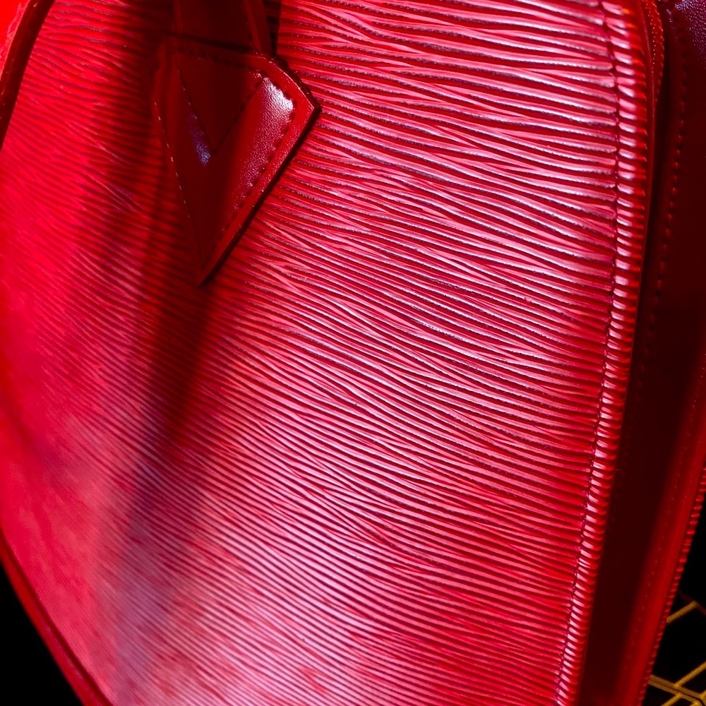 ❤️Red faux leather beg